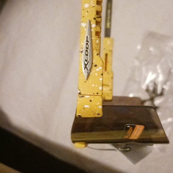 XLOOP Sunglasses. NWT. UV400 Protection. - Picture 4 of 7